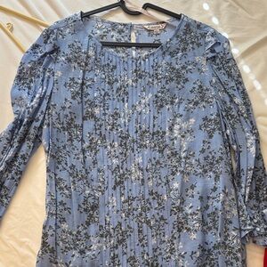 Caslon Blue Floral Pintuck Long-Sleeve Blouse